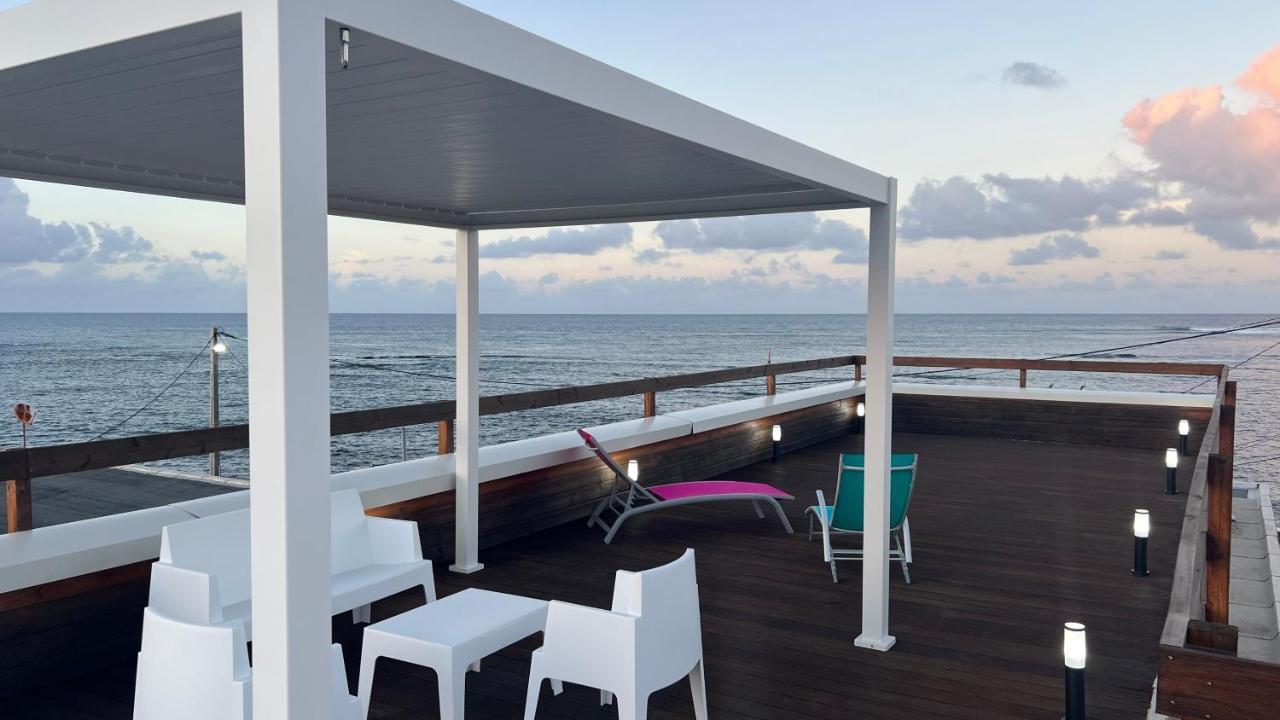 Villa Phare Caraibes Guadeloupe - Rooftop Jacuzzi & Ocean View Le Moule Kültér fotó